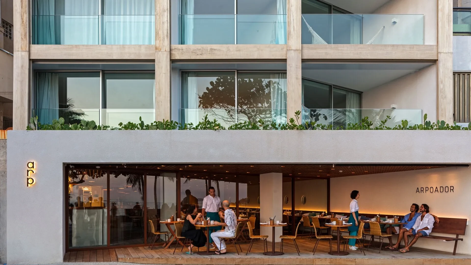 ARP Bar at Arpoador - Ocean Crudos & Cocktails - Image